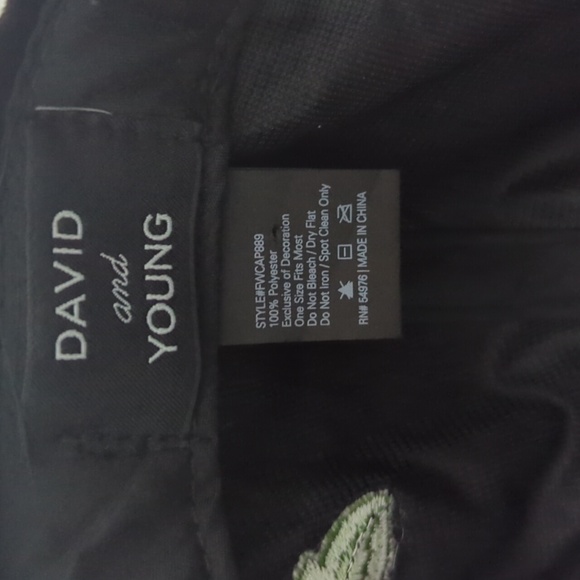 David and Young Black Cap with Rose - Picture 3 of 3